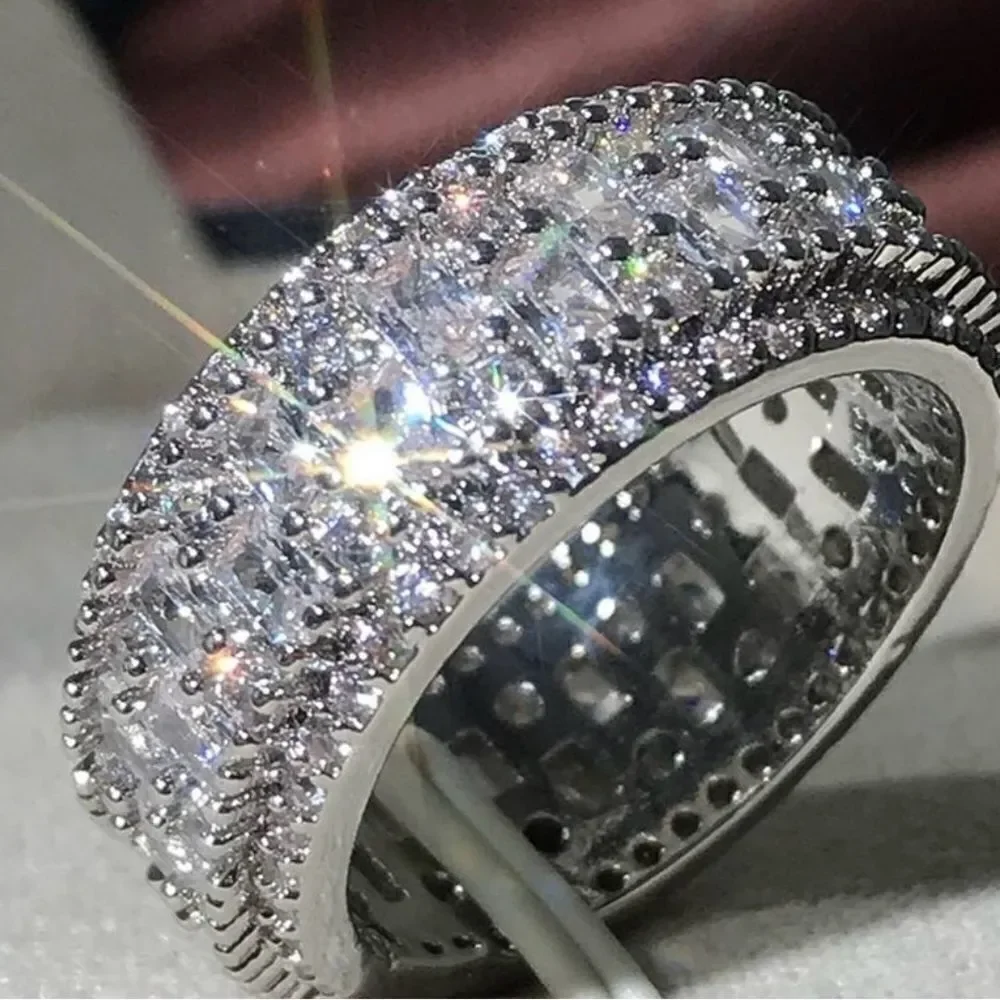 NEW❤️Elegant Anniversary Engagement Silver Encrusted White Cubic Zirconi…